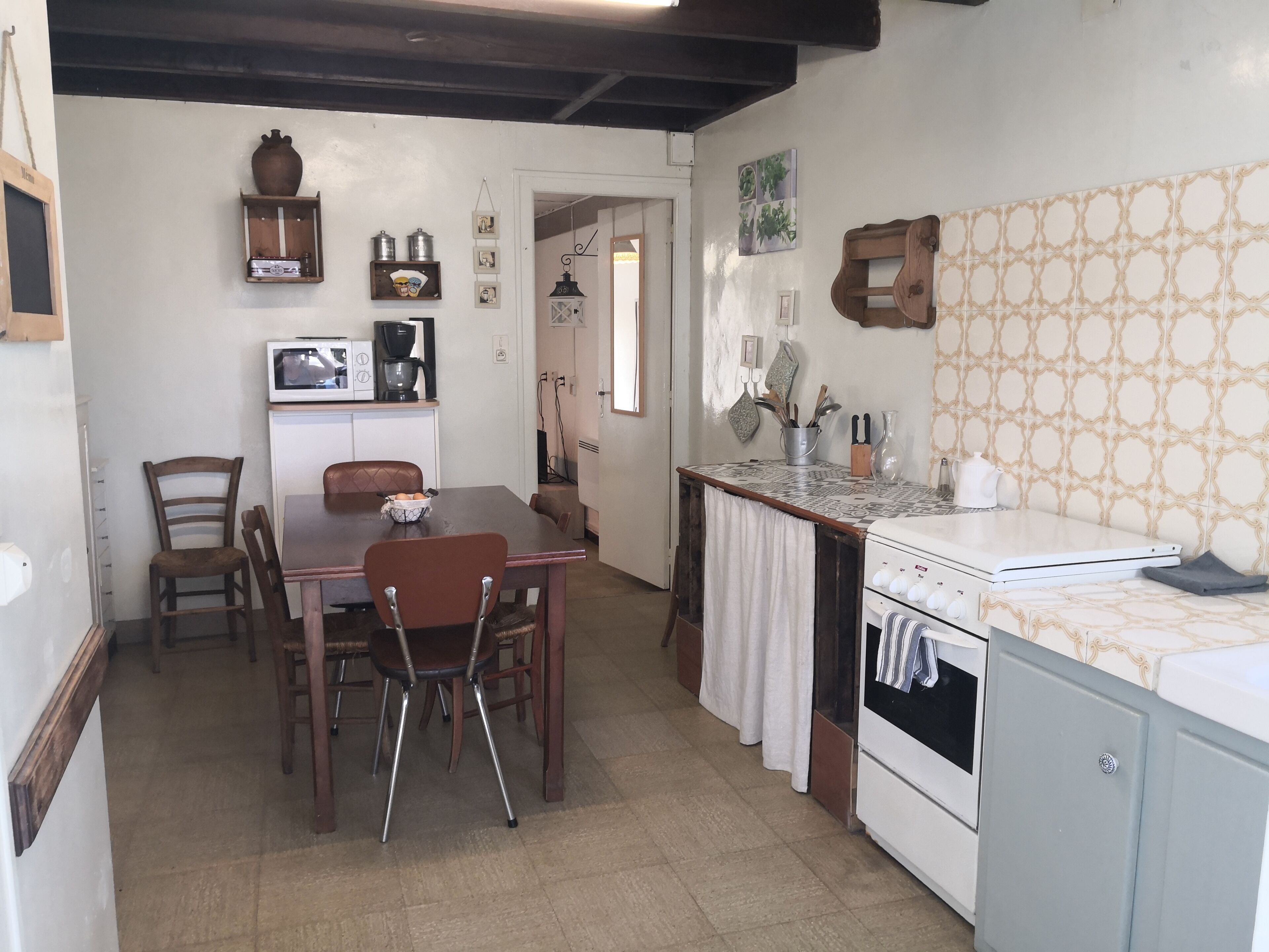 冰箱、微波炉、烤箱、炉灶