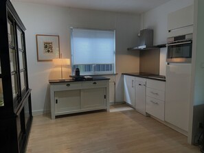 Four Ă micro-ondes, un four, surface de cuisson, lave-vaisselle