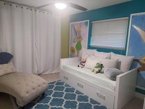 3 habitaciones, tabla de planchar con plancha, wifi y ropa de cama 