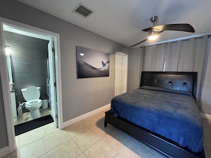 3 bedrooms, iron/ironing board, WiFi, bed sheets - Charming 3-bedroom house pool house with WiFi, AC in Pompano Beach (Pompano Beach)