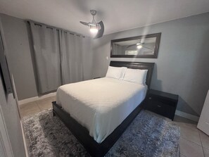 3 bedrooms, iron/ironing board, WiFi, bed sheets