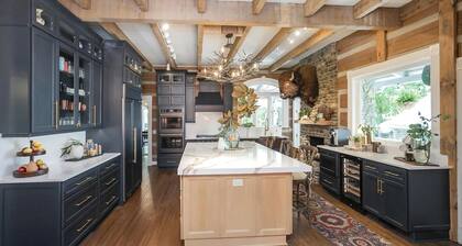 La Pearla Ranch Nashville, 7 bedroom, 8 bath, 9500 sf Log Mansion with pool