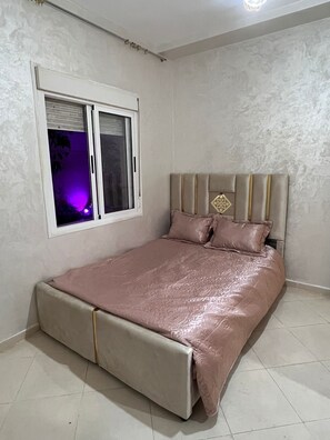 2 quartos, Wi-Fi de cortesia, roupa de cama