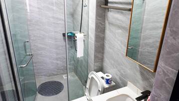 Deluxe Apartment, City View | Bathroom