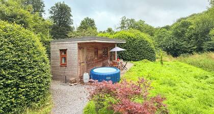 Hot Tub Hideaway- The Nature’s Nook Retreat- Rural Carmarthen