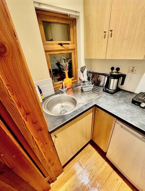 Fridge, microwave, stovetop, electric kettle