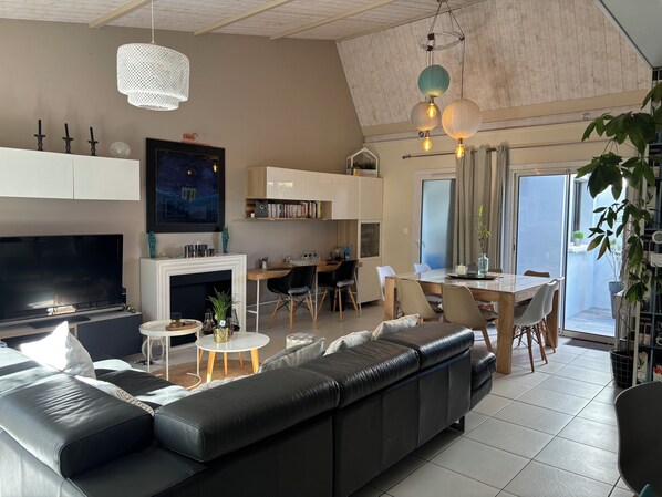 Living area - 5 bedroom house with pool in La Rochelle (La Rochelle)