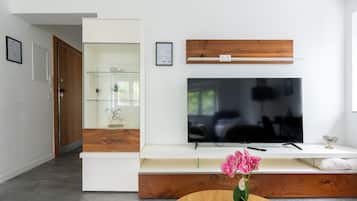 Familienapartment, Mehrere Betten, Haustiere gestattet, Gartenblick | Fernseher
