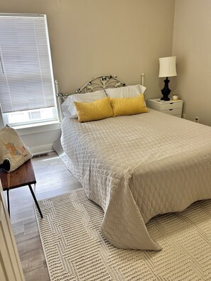 5 bedrooms, WiFi, bed sheets