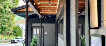 Revitalized Firehouse Retreat in Downtown Shelburne Falls. Walk to Everything!