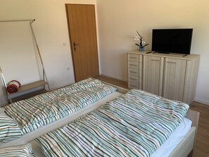 Bügeleisen/Bügelbrett, WLAN, Bettwäsche