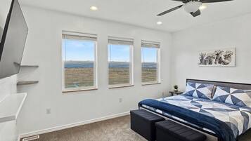 8 bedrooms, iron/ironing board, free WiFi, bed sheets