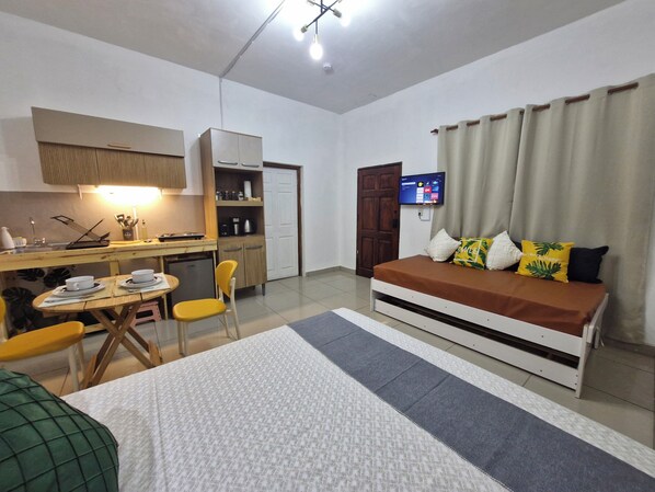 1 bedroom, WiFi, bed sheets