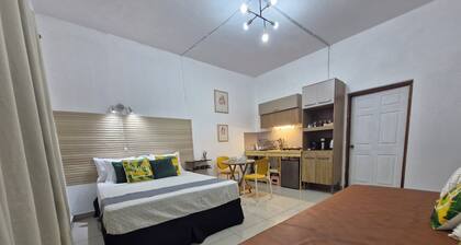 8 Beach Apartment with pool by Madrigera in La Libertad with WiFi, AC