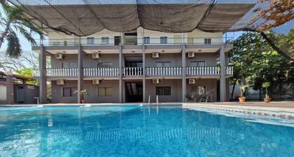 8 Beach Apartment with pool by Madrigera in La Libertad with WiFi, AC