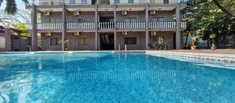 8 Beach Apartment with pool by Madrigera in La Libertad with WiFi, AC