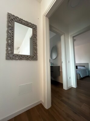 2 bedrooms, iron/ironing board, WiFi