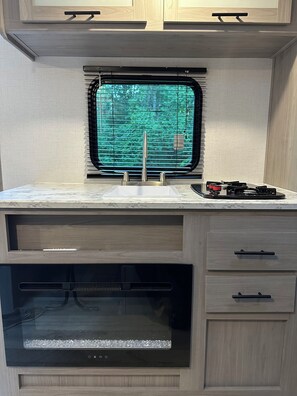 Fridge, microwave, stovetop, coffee/tea maker - Cozy Campground Retreat (Athens)