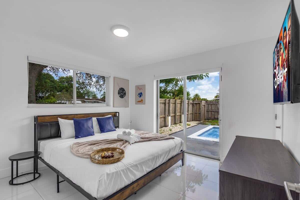 4 bedrooms, iron/ironing board, travel cot, WiFi