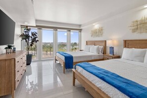 2 bedrooms, desk, WiFi, bed sheets