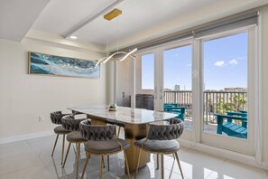 Dining - The Zen Side at Solare Tower (South Padre Island)