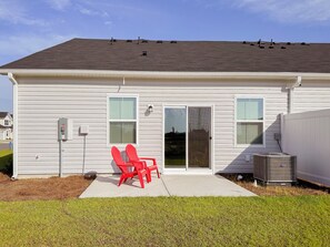 Terrace/patio - Brand New Family-Friendly 3BR • Pool • Backyard (Myrtle Beach)