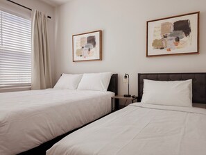 3 室のベッドルーム、アイロン / アイロン台、WiFi、ベッドシーツ