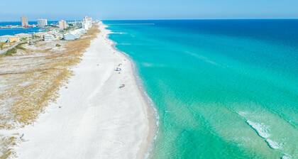 Newly Renovated! Heated Pool, Beach Gear, Pet Friendly, Gulf Views, Beach Access