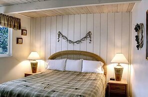 Travel cot, free WiFi, bed sheets
