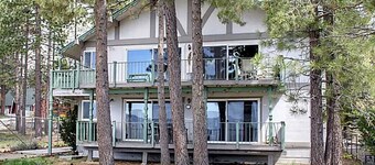 Lakefront Chalet with Beautiful Views and Easy Walk to the Village