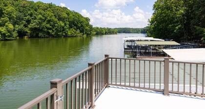 Dockside Dreams-**Best Game/Movie Room at the Lake