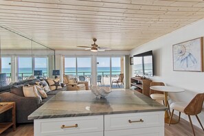 Unclassified image, 2 of 14, button