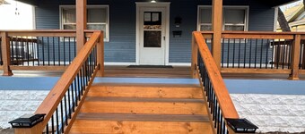 Cozy 1916 Uptown Treasure!