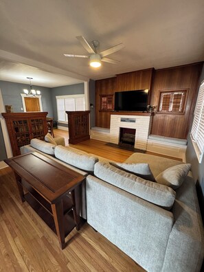 Smart TV - Cozy 1916 Uptown Treasure! (Wichita)