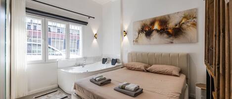 Free WiFi, bed sheets