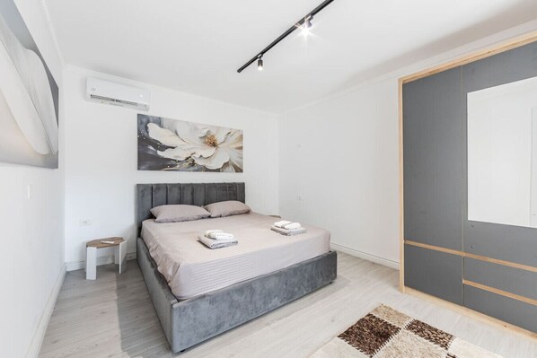 1 bedroom, free WiFi, bed sheets