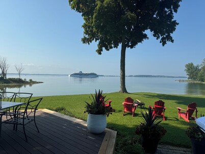 Wolfe Island Escape for all seasons or time of year. Over 10 acres to explore!