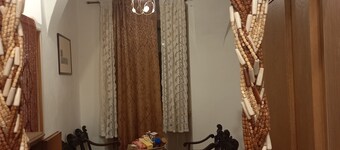 Romantic green-blue abode for couples in love, away from the city chaos