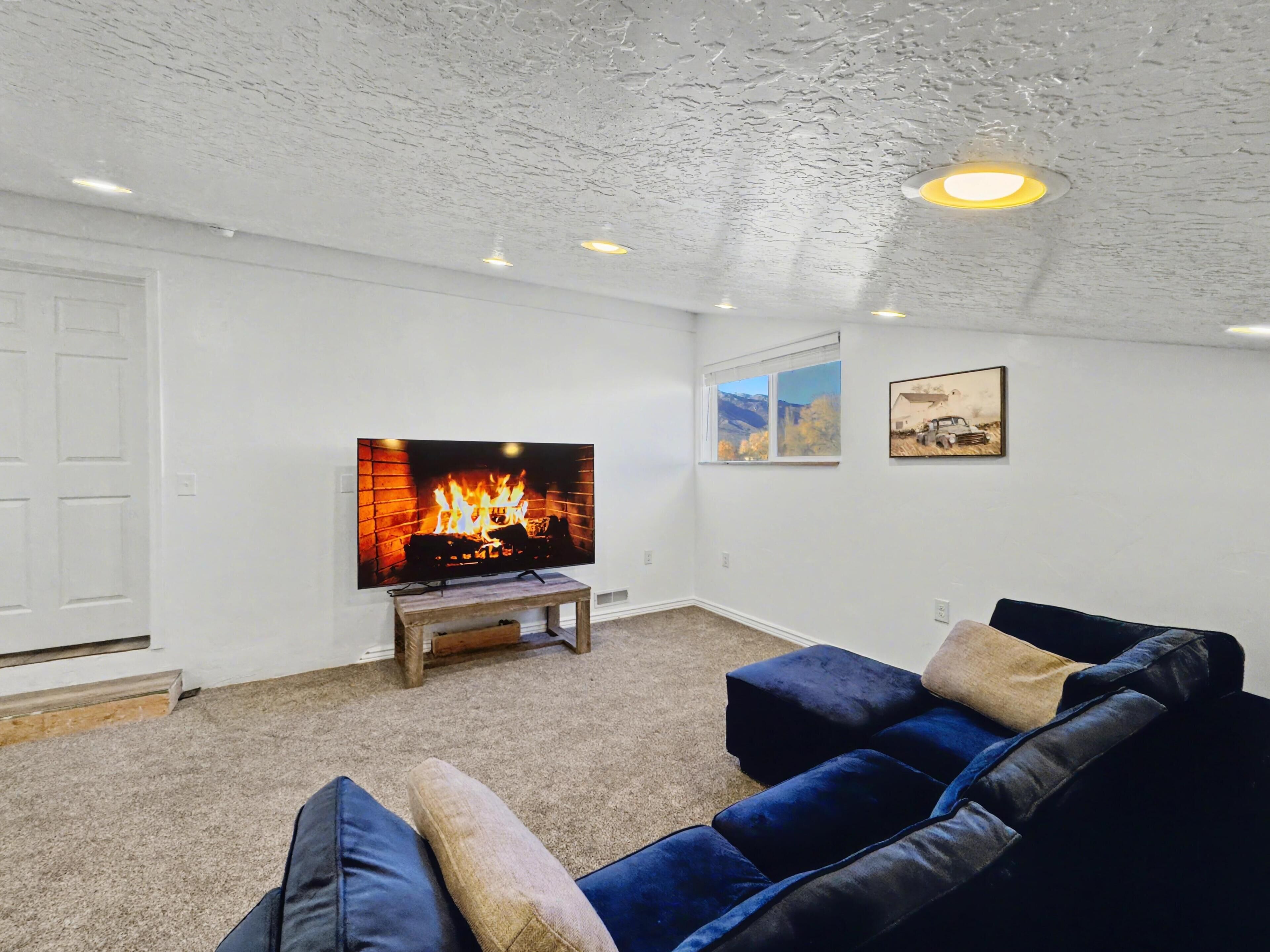 Triple Room, Multiple Beds, Non Smoking, Valley View | Living area | Toys