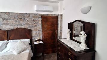 1 habitación, wifi y ropa de cama