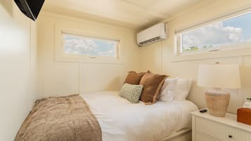 1 habitación, escritorio, wifi gratis y ropa de cama