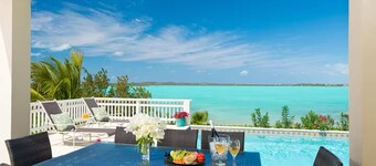 Bright Idea 4 Bedroom,4.5 Bathroom Beachfront Villa Turks and Caicos!!