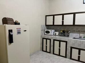 Microwave, stovetop