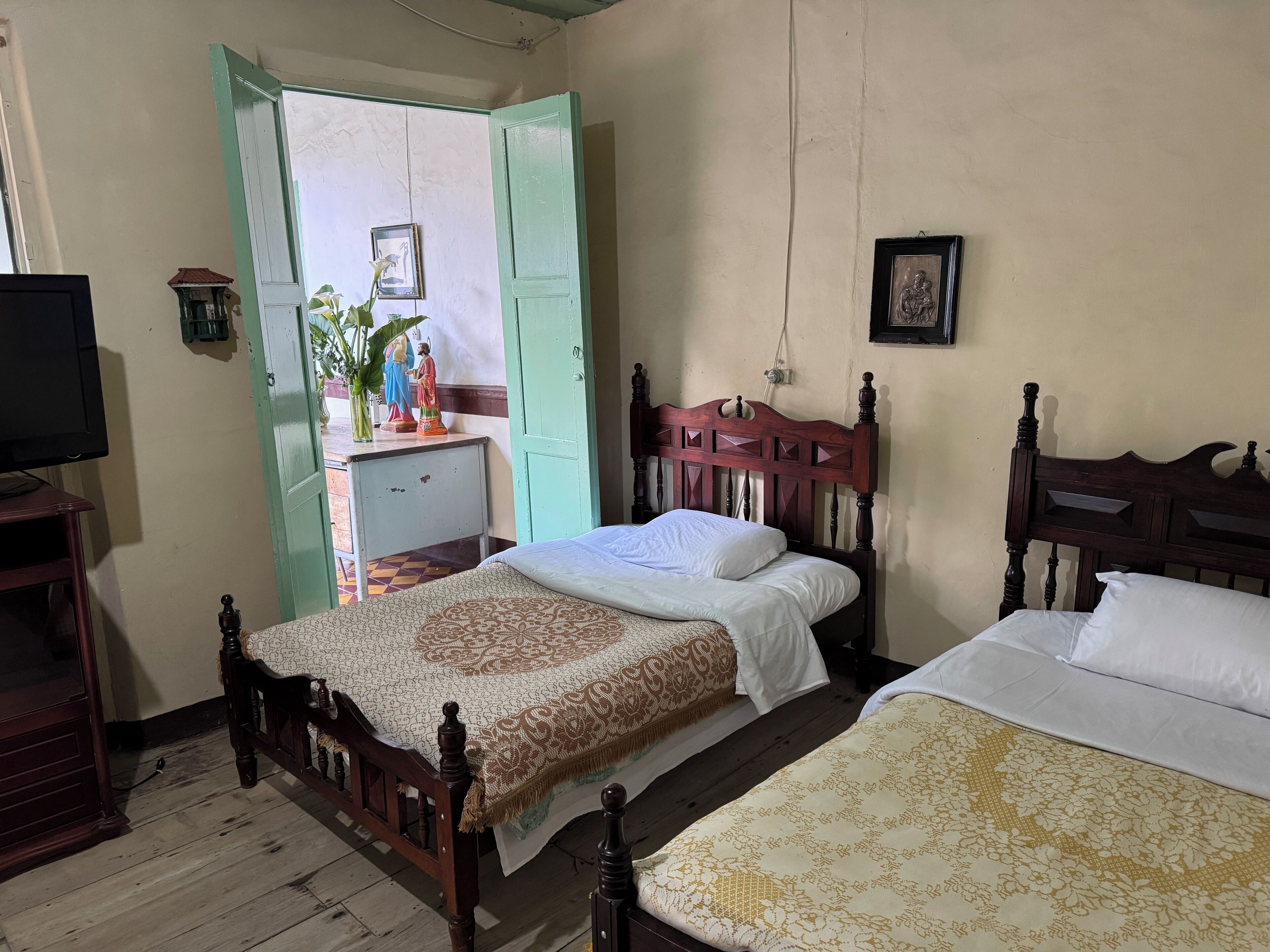 5 chambres, bureau, fer et planche à repasser, Wi-Fi gratuit