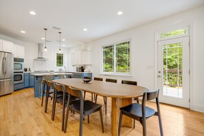 Fridge, microwave, oven, stovetop - Spacious & Luxe~Hot Tub~Bocce~Fenced Backyard~Mins to Downtown! (Asheville)