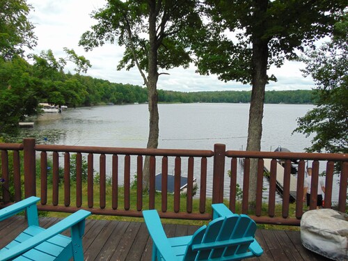 Charming 2-bedroom cabin with WiFi on beautiful Patten Lake
