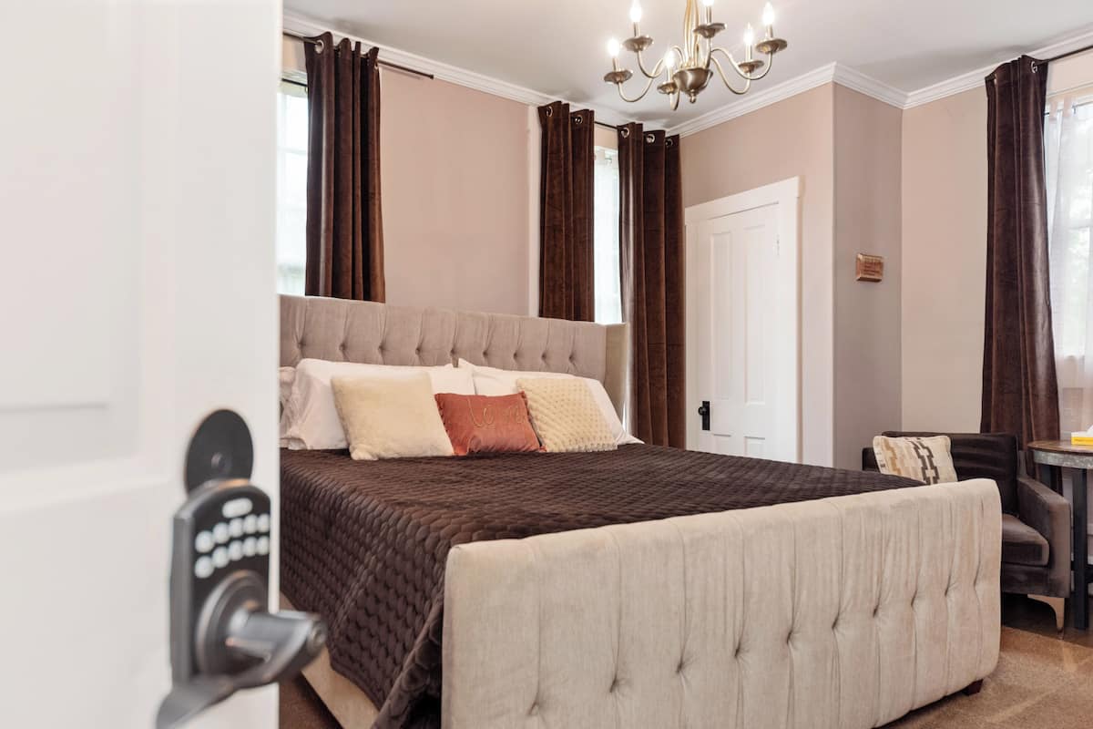 Habitación doble, 1 cama King size, baño privado | Wifi gratis