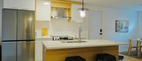 Mikrowelle, Ofen, Herdplatte, Geschirrspüler