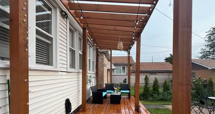 Fabulous 3-bedroom apartment with AC in Chicago close midway airport