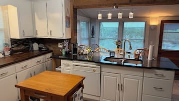 Micro-ondes, four, plaque de cuisson, lave-vaisselle